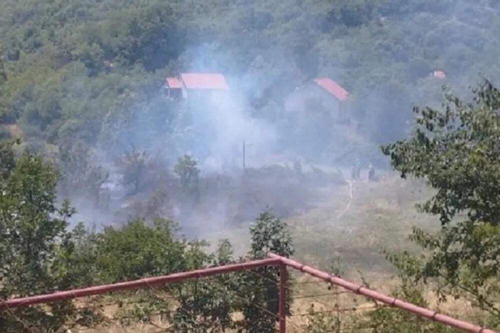 Cetinje: Lokalizovan požar na području Bokova, vatra ugrožavala dvije kuće