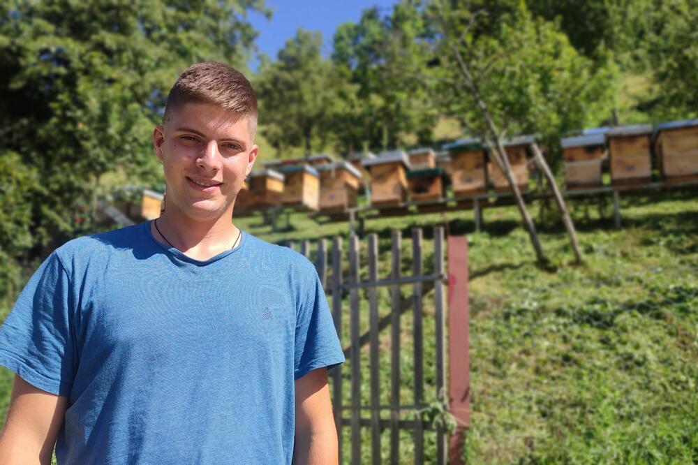 Đorđe je najmlađi profesionalni pčelar u Pivi: Pčele su me naučile dobroj organizaciji