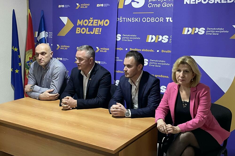 DPS održao tribinu u Tuzima: Nastavljamo sa reformama unutar partije, timski rad biće garant uspjeha