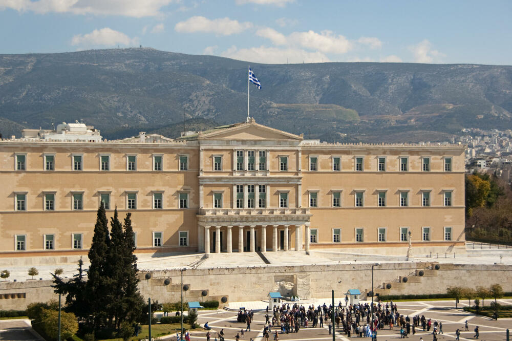 Pola vijeka demokratije u Grčkoj – pozitivna priča koja je započela tragedijom