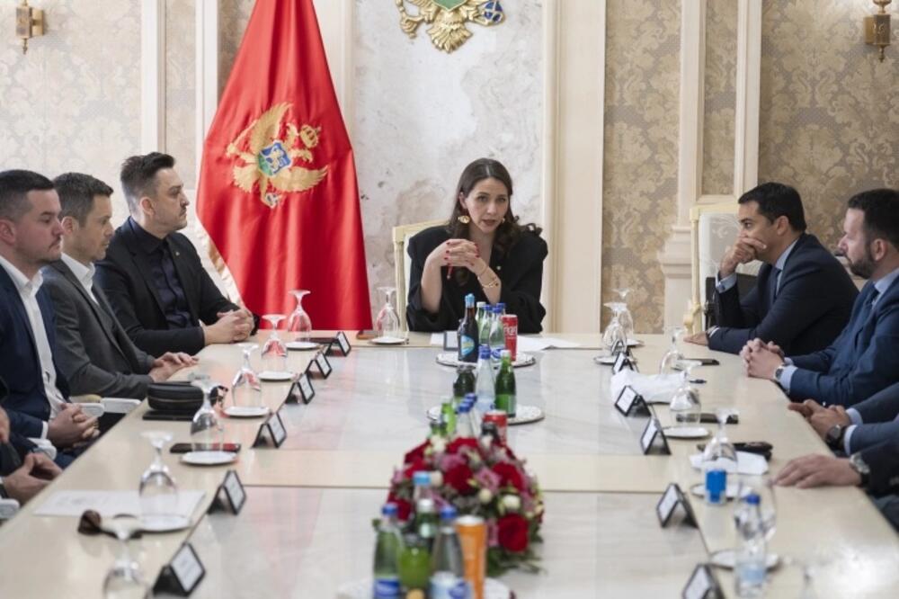 Adžović i predsjednici opština potpisali ugovor o realizaciji putne infrastrukture i niskogradnje