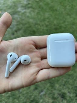 AirPods