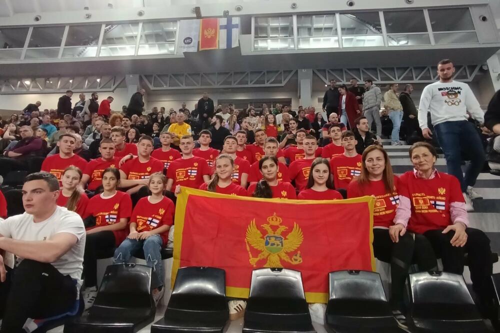 Akcija Kluba crnogorskih olimpijaca - mališani iz Berana navijali za lavove