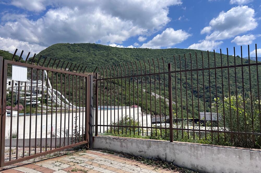 Akva-park propada, vlasnici nekadašnje vodene atrakcije kažu da ih Opština ignoriše