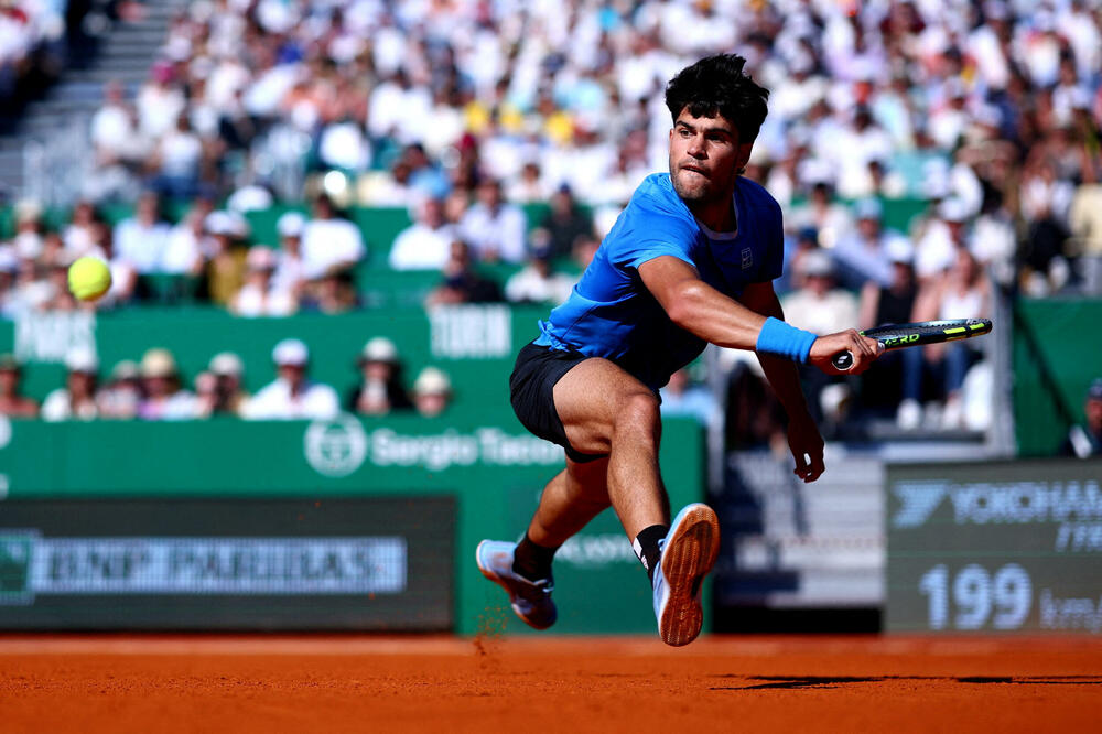 Alkaras izgubio set, ali izborio četvrtfinale Monte Karla