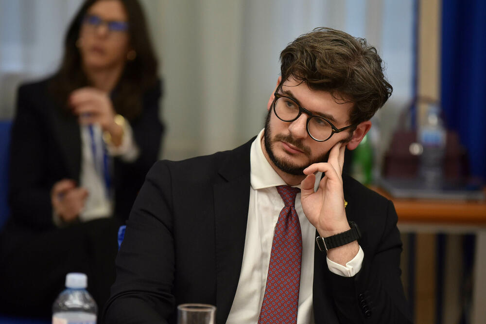 Amandman Čarapića dobio zeleno svjetlo: Skupština da odlučuje o ugovoru sa UAE i državnoj zemlji