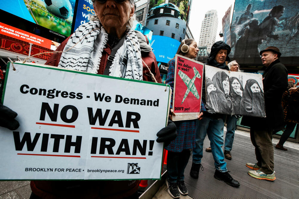 Anketa pokazala: Oko 65 odsto Amerikanaca vjeruje da će Tramp narediti slanje trupa u veliki kopneni rat u Iranu