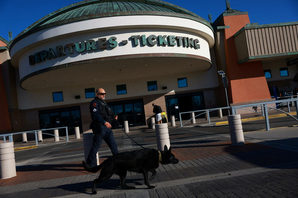 AP: Trvenje Pentagona i Federalne administracije za civilno vazduhoplovstvo zbog laserskog oružja za obaranje dronova