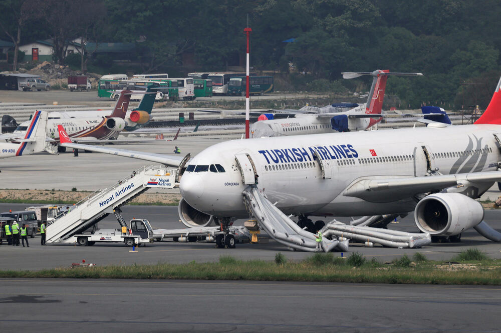 Avion Turkiš erlajnsa se zapalio pri slijetanju u Nepalu, nema povrijeđenih osoba