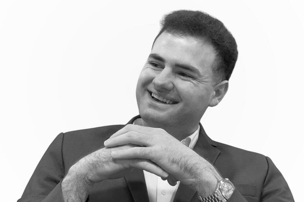 Azurno nebo i vreli kamen - slogan koji spaja Crnu Goru i Italiju u modi