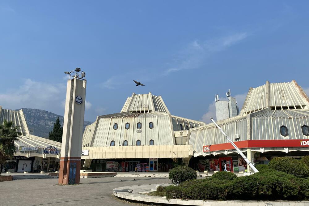 Bar: Sekretari postaju opštinski službenici?