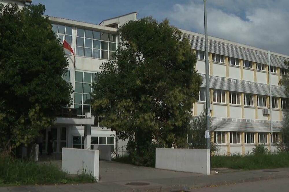 Bar: Završena pretraga dvije srednje škole, nije pronađena eksplozivna namjera