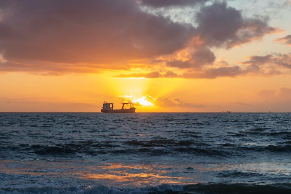 BBC: Proradio saobraćaj u tunelu Lamanš