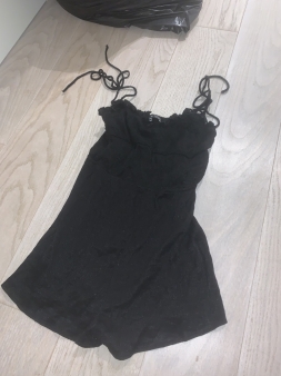 Bershka kombinezon S novo