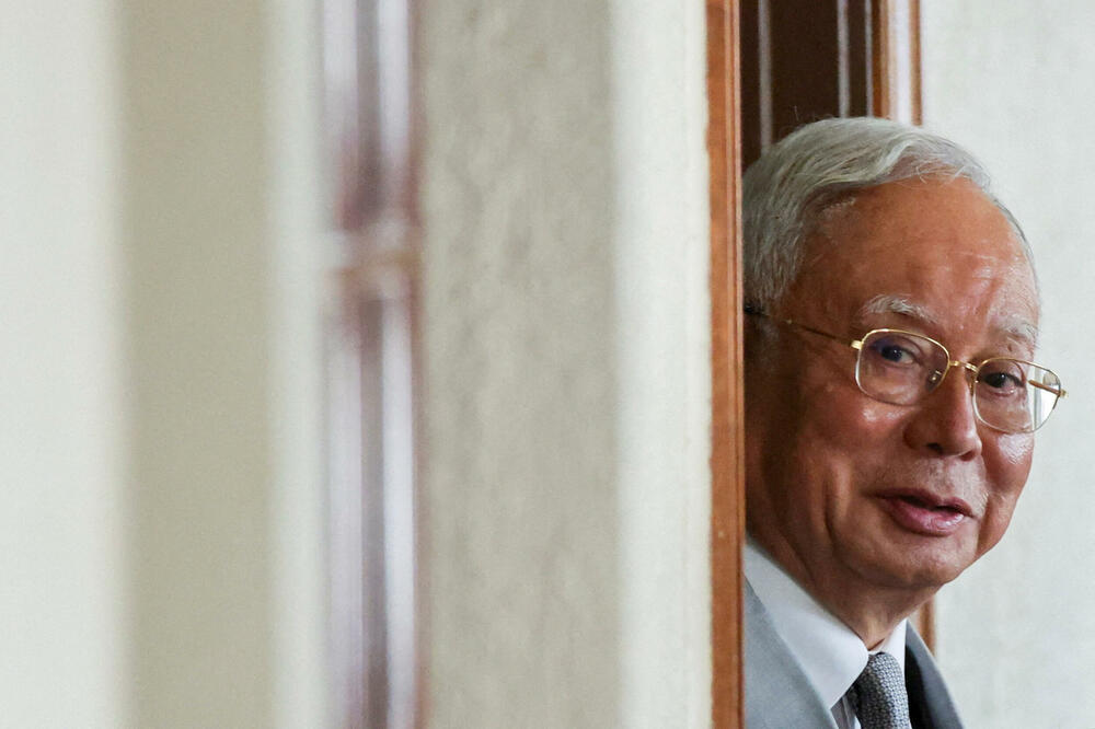 Bivši premijer Malezije osuđen na 15 godina zatvora