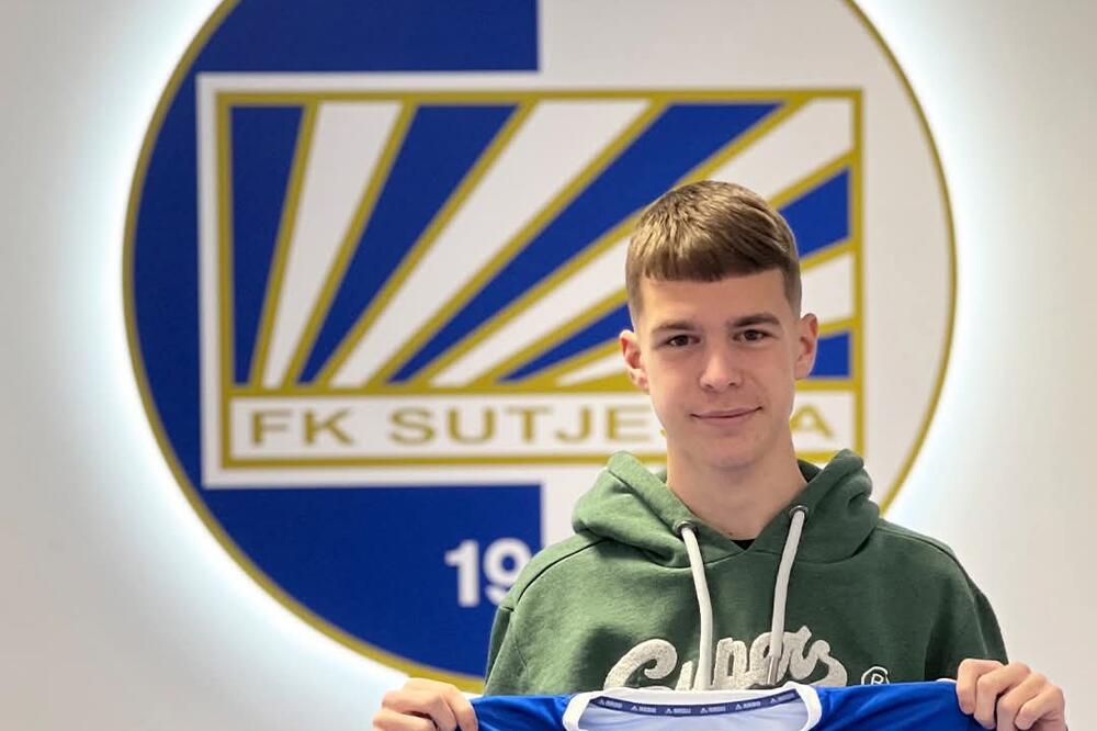 Blažo Đukić potpisao prvi profesionalni ugovor sa Sutjeskom