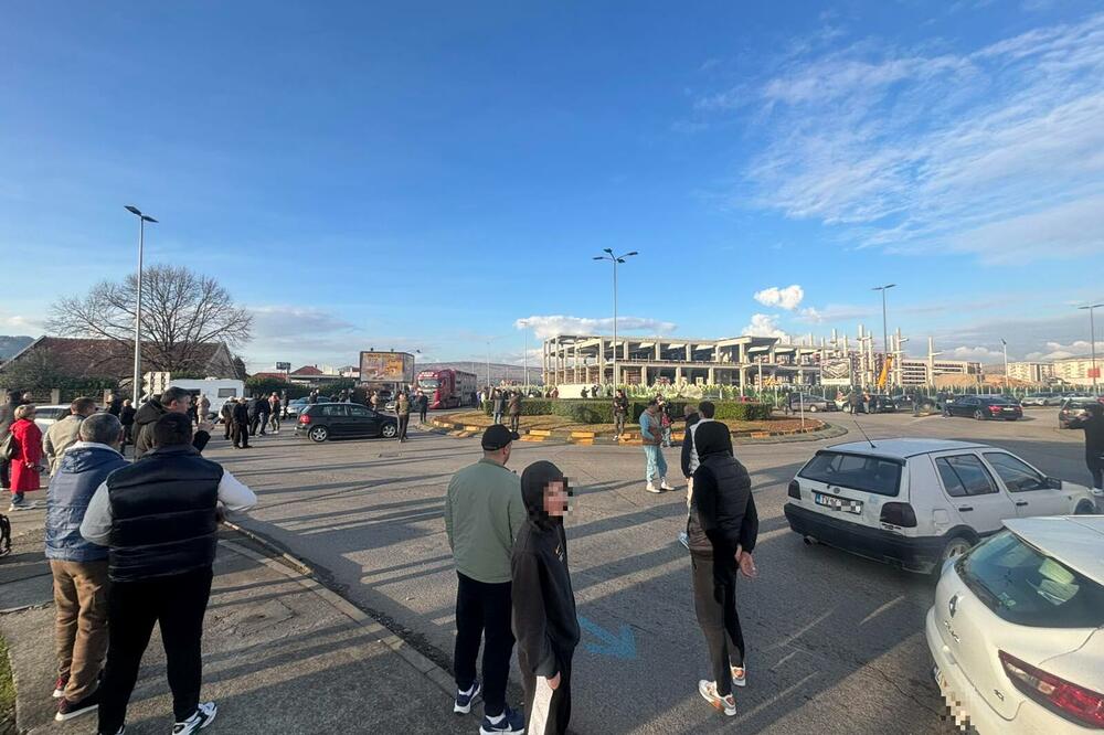 Blokiran kružni tok na putu Nikšić - Cetinje