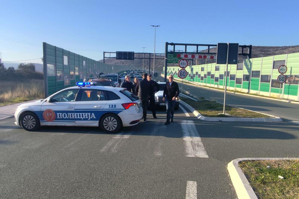 Blokiran kružni tok u Podgorici kod ulaza na auto-put
