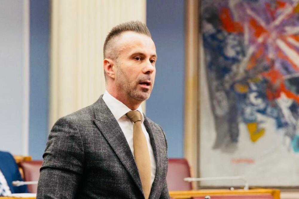 Bogdanović: Čast je biti na spisku onih koje tuže Đukanovići