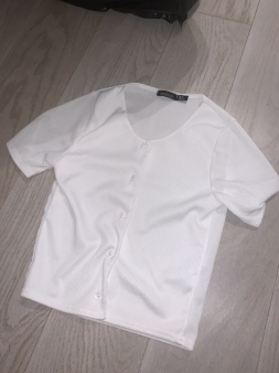 Boohoo majica S novo