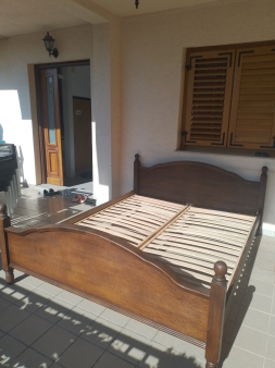 Bračni krevet, puno drvo,200x160!