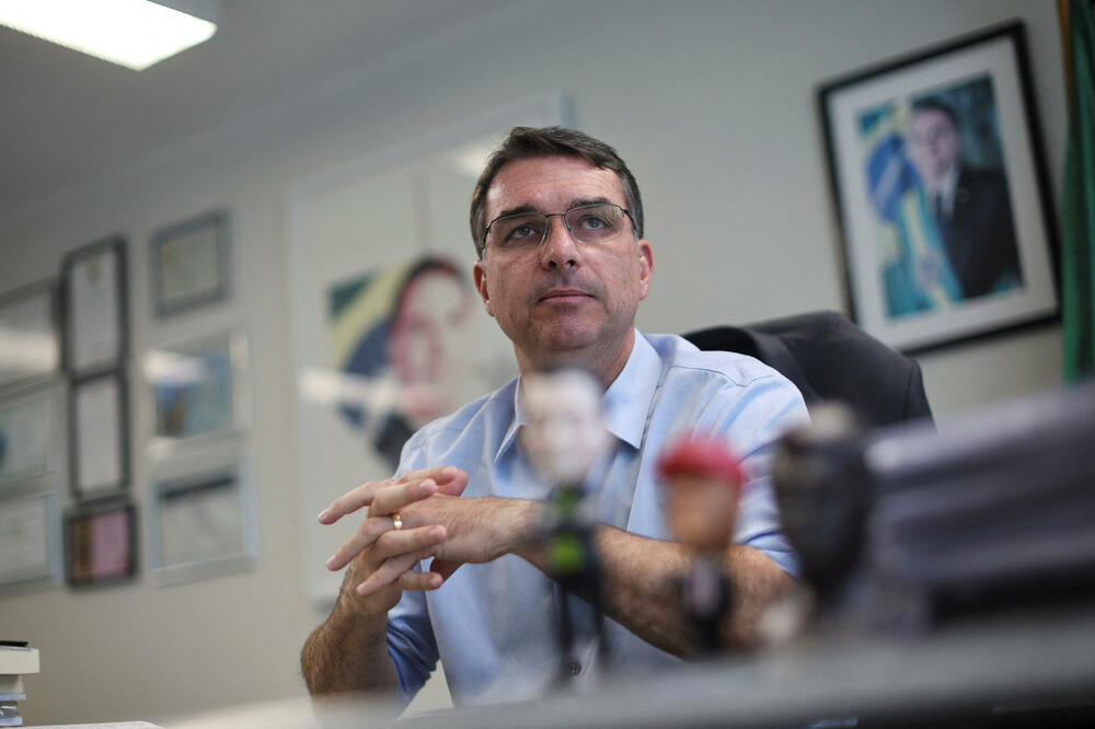 Brazil: Žair Bolsonaro podržao predsjednički kandidaturu svog sina, napustio zatvor zbog operacije kile