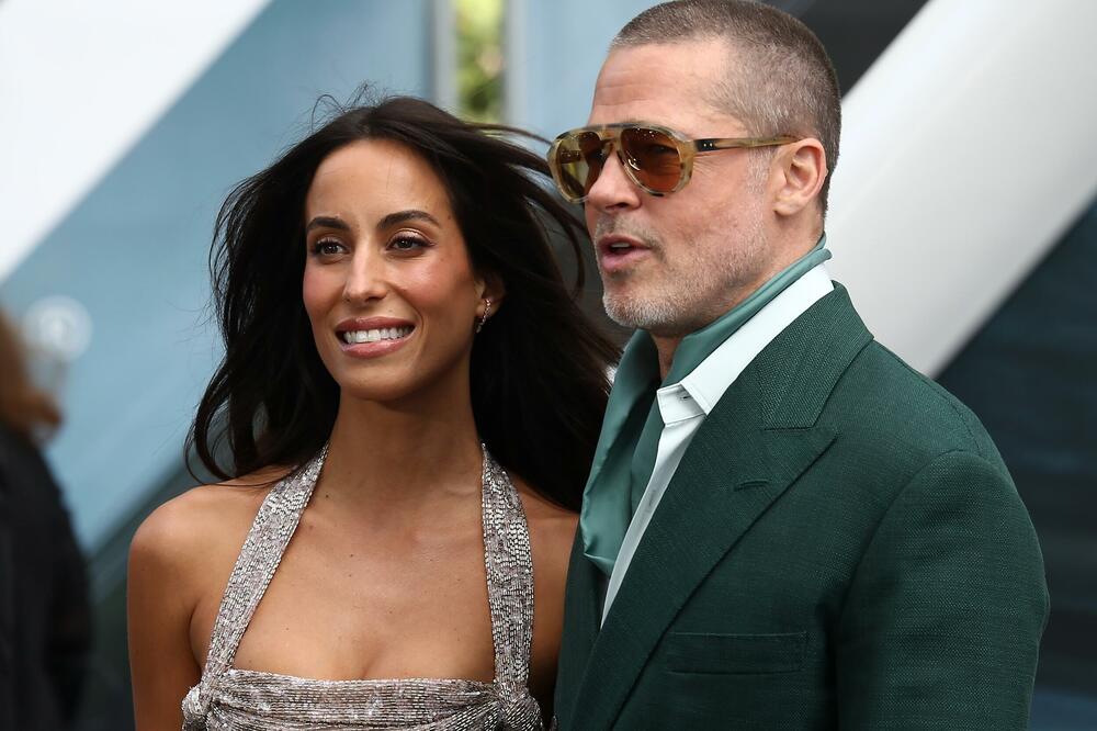 Bred Pit u Grčkoj zbog novog filma, društvo mu pravi djevojka