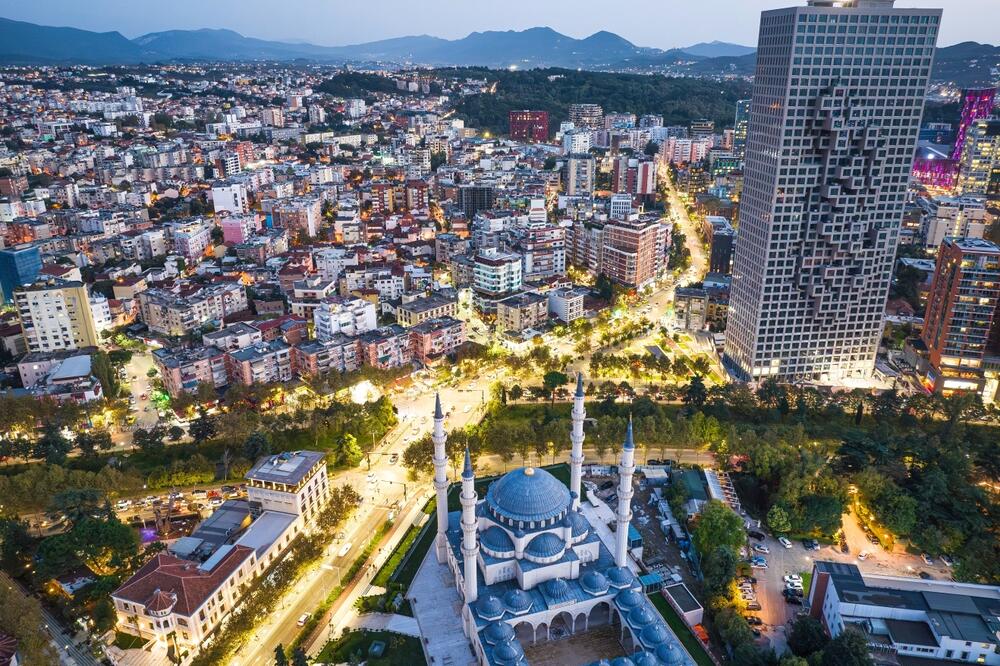 Brisel upozorava Tiranu na posljedice izbjegavanja hapšenja bivše potpredsjednice vlade