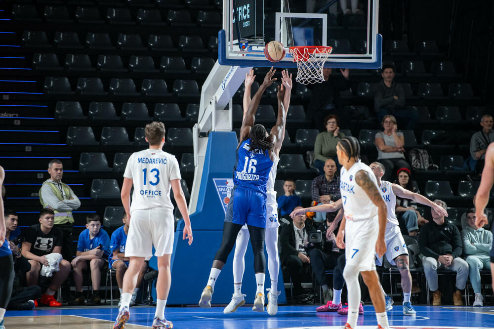 Budućnost nakon preokreta osvojila Dudovu šumu