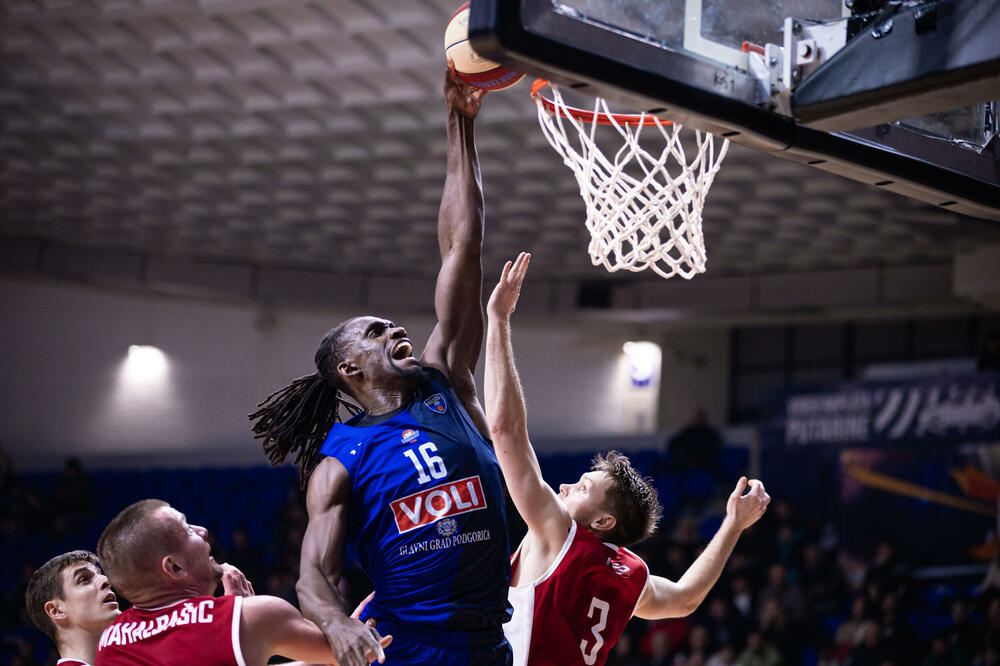 Budućnost u laganom ritmu riješila fenjeraša