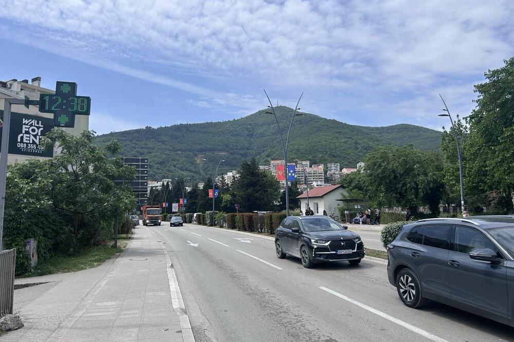 Budva ponovo okićena crnogorskim zatavama