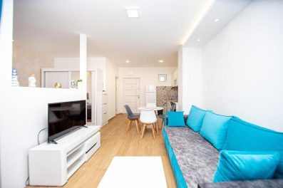 Budva,Velji Vinogradi-Namestena garsonjera 38m2 sa dvoristem (NA DUZI PERIOD)