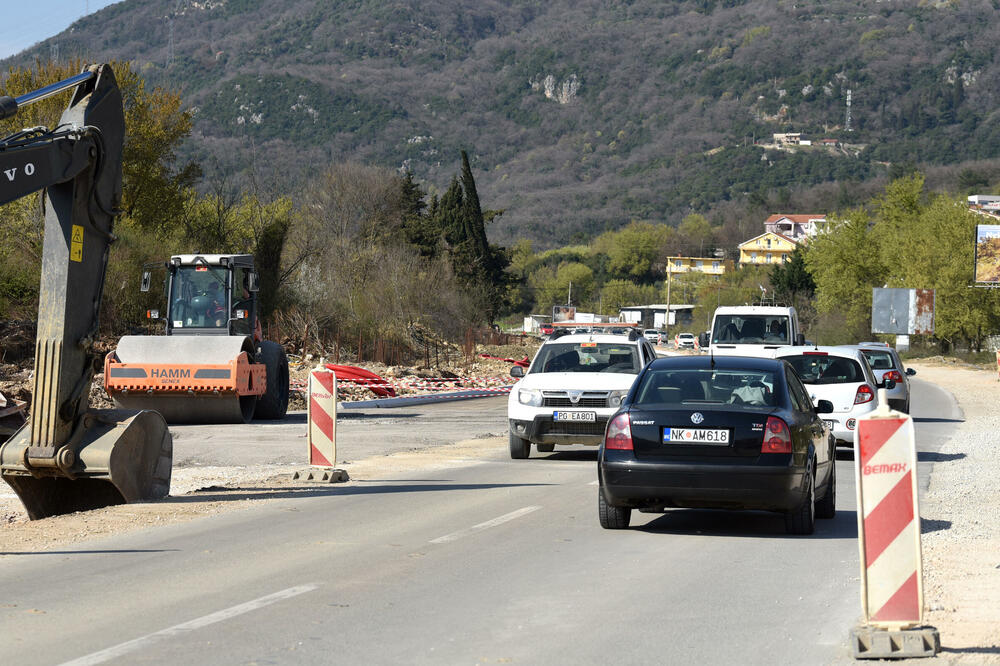 Bulevar do juna (ne)moguća misija: Reporteri "Vijesti" na putu Budva - Tivat, gdje se radi u tri smjene
