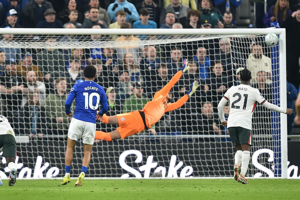 Čelsi razbijen na "Hil Dikinsonu" - četvrti vezani poraz, Everton u igri za Ligu šampiona