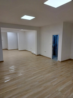 Centar, poslovni prostor, 57m2
