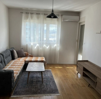 Central Point, opremljen jednosoban stan, 53m2