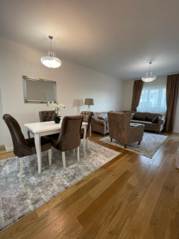 Central Point stan 52m2 sa garazom 