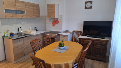 Cetinje. stan 40m2, opremljen