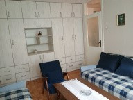 Cetinje,izdajem jednosoban stan