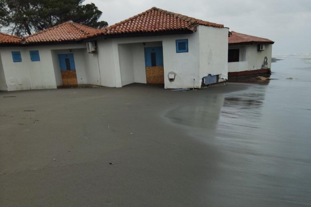 Četiri objekta na Adi Bojani ozbiljno ugrožena, u Upravi vjeruju da ih mogu sačuvati