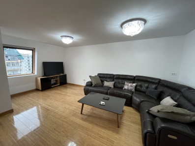 Četvorosoban lijepo namješten dupleks, 136m2, Zabjelo