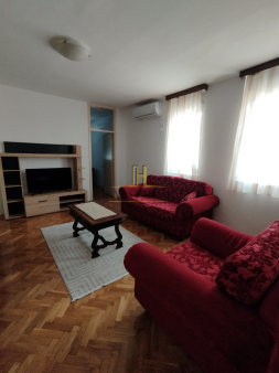 Cetvorosoban stan 96m2, Blok 6, Podgorica, Izdavanje