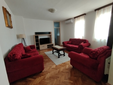 Četvorosoban stan,Blok 6,Solarna zgrada