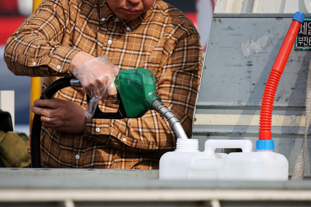 Cijene nafte skočile su na blizu 120 dolara po barelu, ubrzo pale na 107,8