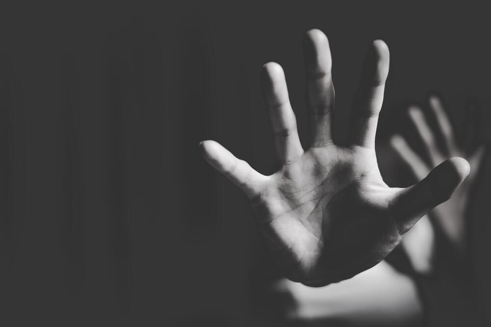 CIN-CG: Seksualno zlostavljanje djece u Crnoj Gori - o incestu ćute i porodice i institucije