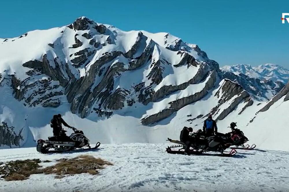 CIN-CG Zabrana postoji, sankcija nema: Motorne sanke gaze zakon na Durmitoru