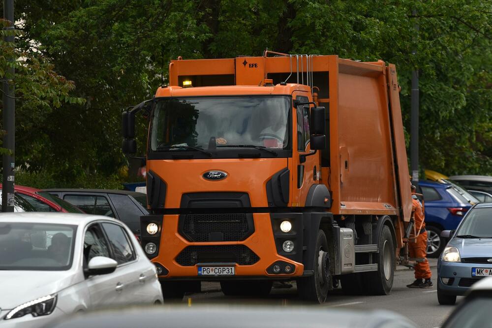 "Čistoća": Otpad s privatnog posjeda u Piperima uklonjen na zahtjev građanina, u skladu sa procedurama