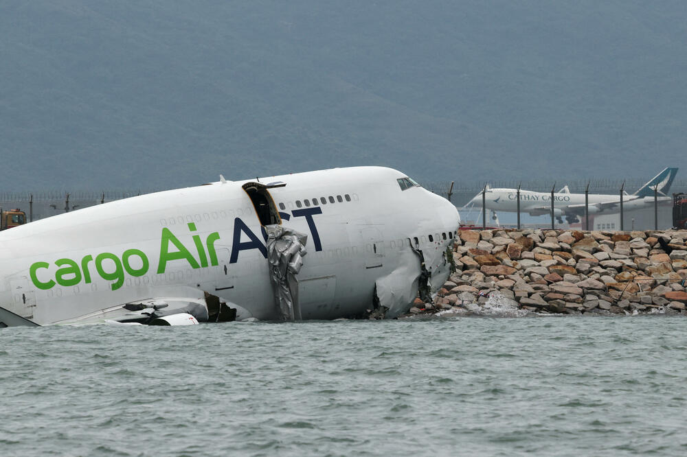 Crne kutije pronađene posle pada teretnog aviona u Hongkongu