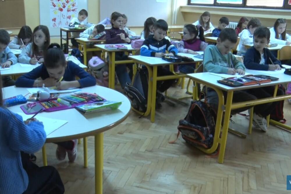 Crteži Lukije Šćepanović - o nebu i morskom dnu, slobodi, beskonačnosti i plavetnilu...