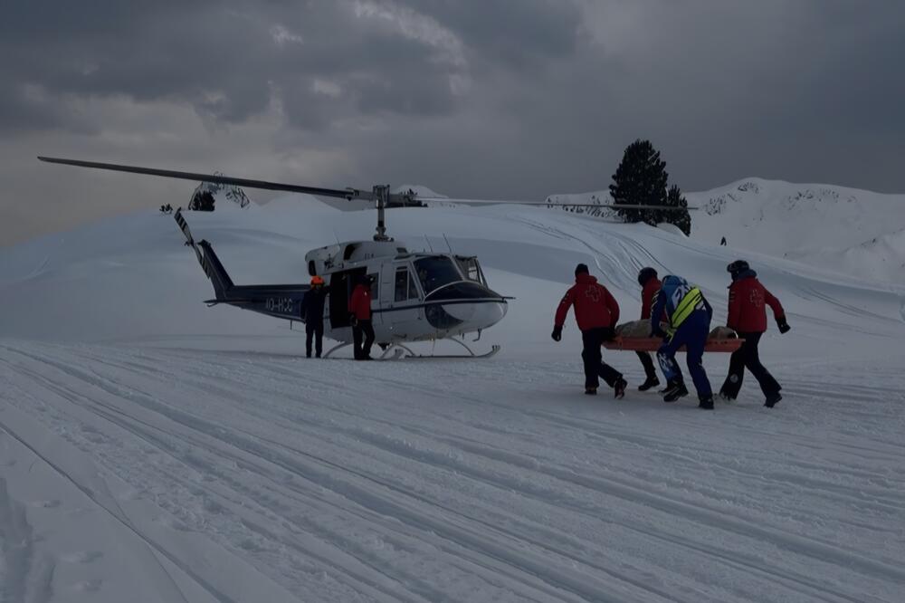 Crveni krst Kolašin: Na Sinjavini evakusiana žena sa povredom kičme